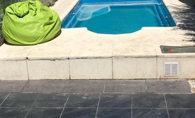 Casa - Munro-Este 5 amb,  patio c/ parrilla quincho hidromasaje, 3 dormitorios.
