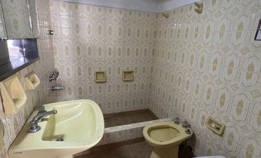 PH en venta en Lanús