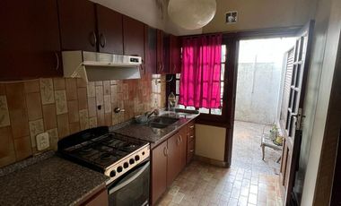 PH en venta en Lanús