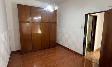 PH en venta en Lanús