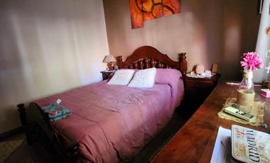 Chalet  muy buen barrio cercano a importante avenida