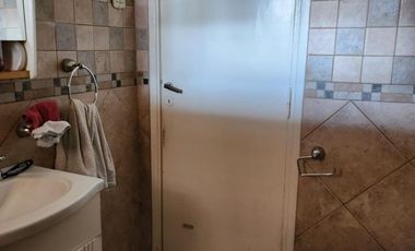 Chalet  muy buen barrio cercano a importante avenida