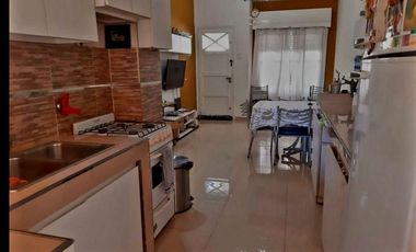 Chalet  muy buen barrio cercano a importante avenida