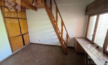 Casa venta Centro, ideal oficinas, con 3 dormitorios, 3 baños, cochera y patio