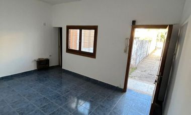 VENTA - OPORTUNIDAD - CASA ALTA CORDOBA - PATIO , 4 DORMITORIOS