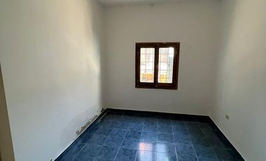 VENTA - OPORTUNIDAD - CASA ALTA CORDOBA - PATIO , 4 DORMITORIOS