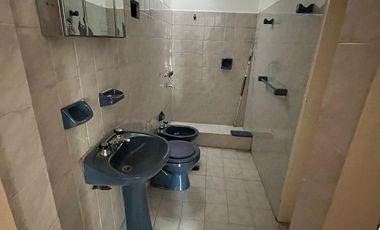 VENTA - OPORTUNIDAD - CASA ALTA CORDOBA - PATIO , 4 DORMITORIOS