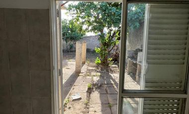 VENTA - OPORTUNIDAD - CASA ALTA CORDOBA - PATIO , 4 DORMITORIOS