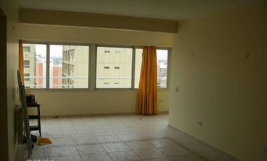 AMPLIO DEPTO 1 DORM PLENO CENTRO CALLE BUENOS AIRES A METROS DE AV. ARG.