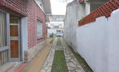 Chalet en Turdera con 3 dormitorios y oficina - APTO CRÉDITO