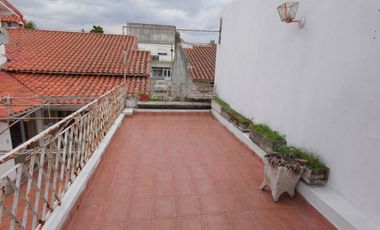 Chalet en Turdera con 3 dormitorios y oficina - APTO CRÉDITO