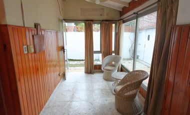 Chalet en Turdera con 3 dormitorios y oficina - APTO CRÉDITO