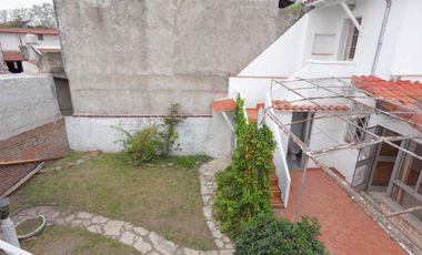 Chalet en Turdera con 3 dormitorios y oficina - APTO CRÉDITO