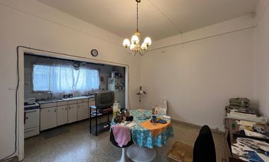 Casa, local comercial y galpon a la Venta en Wilde. Ideal Inversor Emprendimiento