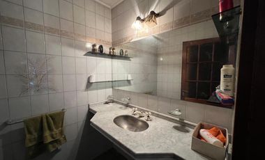 Casa, local comercial y galpon a la Venta en Wilde. Ideal Inversor Emprendimiento