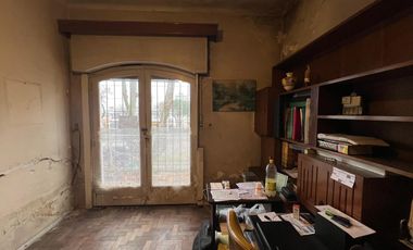 Casa, local comercial y galpon a la Venta en Wilde. Ideal Inversor Emprendimiento