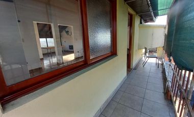 Departamento un ambiente amplio - Morón