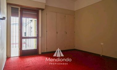 Casa 5 amb con cochera y patio. 200m2 cubiertos - Zona Centro en Balcarce