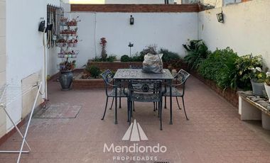 Casa 5 amb con cochera y patio. 200m2 cubiertos - Zona Centro en Balcarce