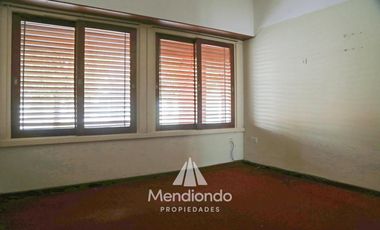 Casa 5 amb con cochera y patio. 200m2 cubiertos - Zona Centro en Balcarce