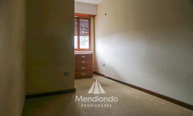 Casa 5 amb con cochera y patio. 200m2 cubiertos - Zona Centro en Balcarce