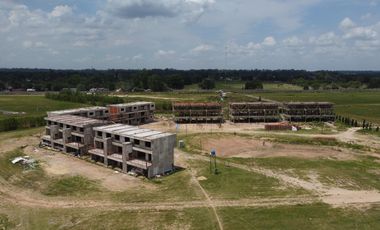 Departamento en venta de 2 ambientes, con piscina en barrio cerrado Luján