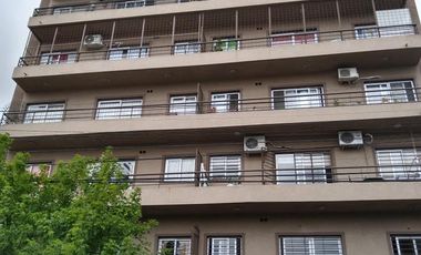 Departamento dos ambientes en alquiler en Wilde Centro