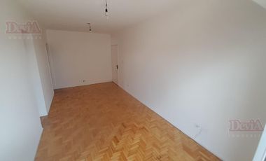 Alquiler - Departamento - 3 ambientes - Luminoso - Balcón - Palermo