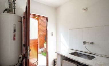 Venta Casa Quinta, 4 amb con importante lote y pileta en Malvinas Argentinas