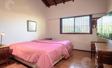 Venta Casa Quinta, 4 amb con importante lote y pileta en Malvinas Argentinas