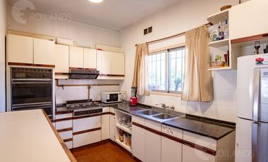 Venta Casa Quinta, 4 amb con importante lote y pileta en Malvinas Argentinas