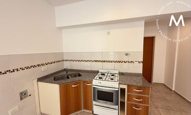 Departamento en venta de 2 ambientes con patio - Villa Ballester Centro