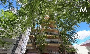 Departamento en venta de 2 ambientes con patio - Villa Ballester Centro