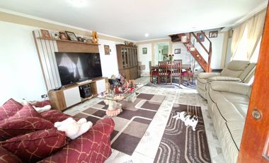 HERMOSA CASA DE   4 DORM 2 BAÑOS  1 ESTAC CASA  LO ESPEJO