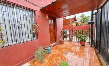 HERMOSA CASA DE   4 DORM 2 BAÑOS  1 ESTAC CASA  LO ESPEJO