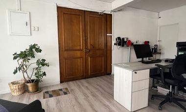 AMPLIA OFICINA, CON ESPACIOS LUMINOSOS, METRO L1