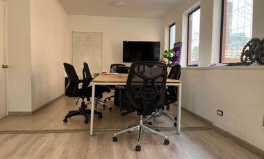 AMPLIA OFICINA, CON ESPACIOS LUMINOSOS, METRO L1