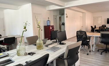 AMPLIA OFICINA, CON ESPACIOS LUMINOSOS, METRO L1