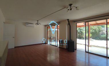 ARRIENDO CASA  ESQUINA DE 2 PISOS  EN CIUDAD DE LOS VALLES