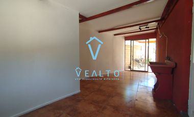 ARRIENDO CASA  ESQUINA DE 2 PISOS  EN CIUDAD DE LOS VALLES