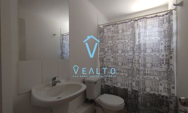 ARRIENDO CASA  ESQUINA DE 2 PISOS  EN CIUDAD DE LOS VALLES