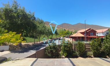 ARRIENDO CASA  ESQUINA DE 2 PISOS  EN CIUDAD DE LOS VALLES