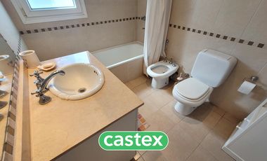 Casa en venta con renta en  La Lomada De Pilar