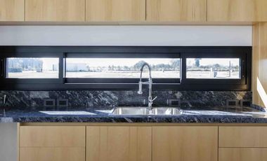 Casa en venta barrio Lares de Canning