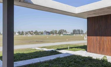 Casa en venta barrio Lares de Canning