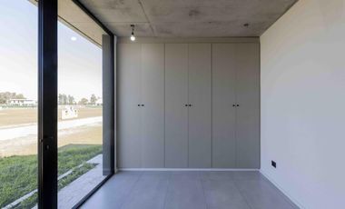 Casa en venta barrio Lares de Canning