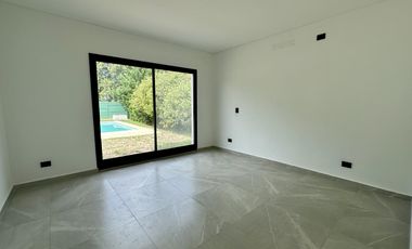 VENTA, CASA, SAN MATIAS, AREA 4, LOTE AL 700, 5 AMBIENTES