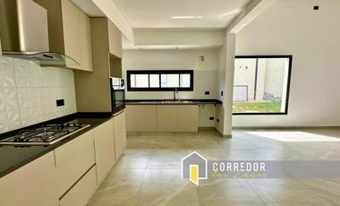 VENTA, CASA, SAN MATIAS, AREA 4, LOTE AL 700, 5 AMBIENTES