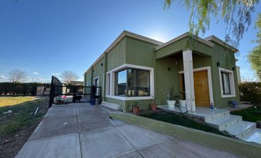Casa en  barrio privado La Fontana