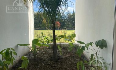 Casa en Barrio Náutico Albanueva con 2 Cocheras Cubiertas